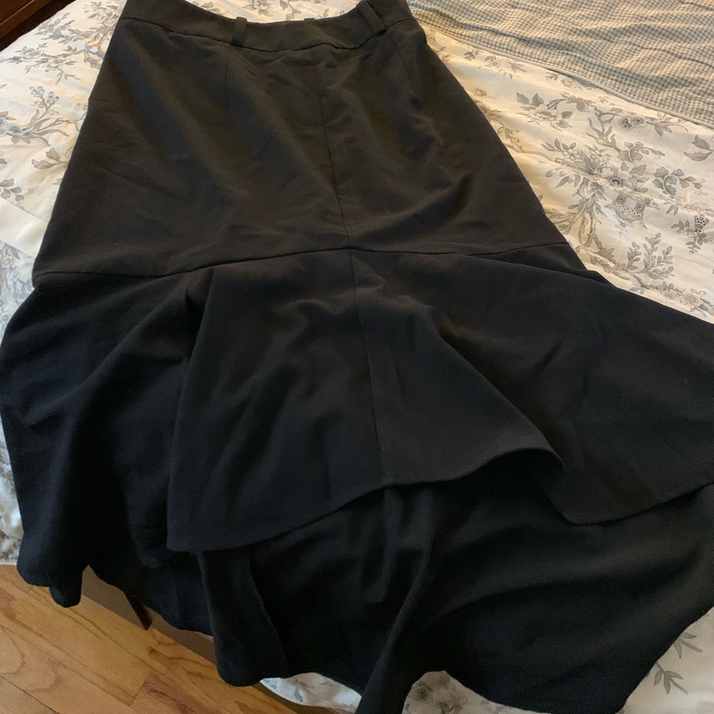 Black midi skirt with slight ruffle